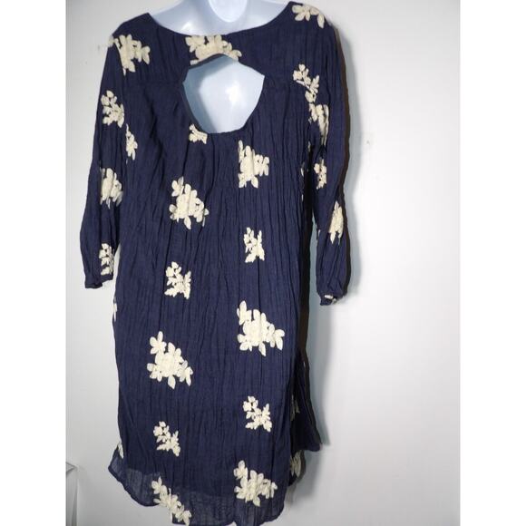 Westport Shift Dress Medium Gauzy Embroidered Floral Cutout Back Navy Blue Boho - Picture 6 of 16